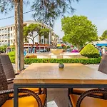 Alzina Hotel *