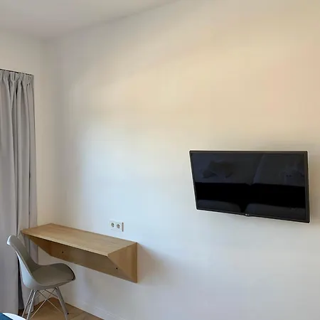 Alzina Hotel *