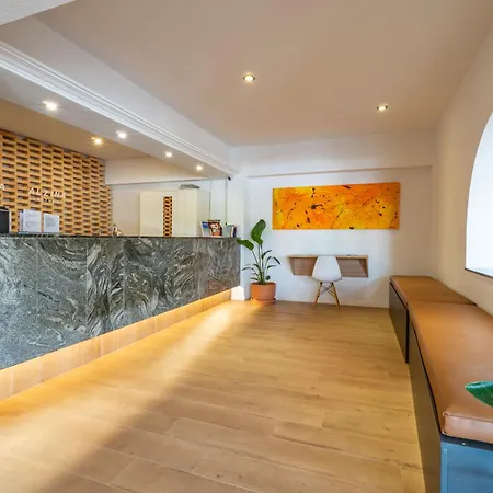 Hotel Alzina *