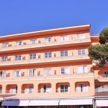 Alzina Hotel *