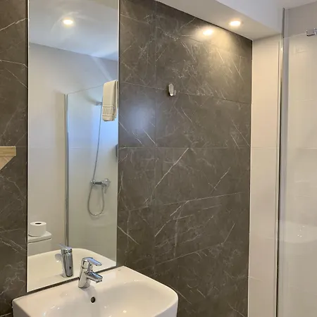 Alzina Ξενοδοχείο *